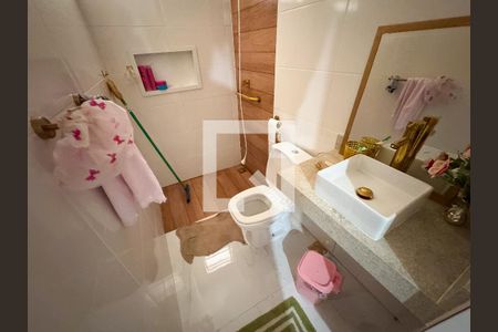 Casa à venda com 490m², 8 quartos e 4 vagas Casa à venda com 490m², 8 quartos e 4 vagasBanheiro