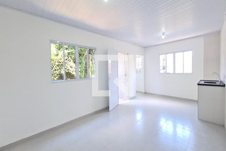 Sala de casa para alugar com 1 quarto, 45m² em Parque Santa Madalena, São Paulo