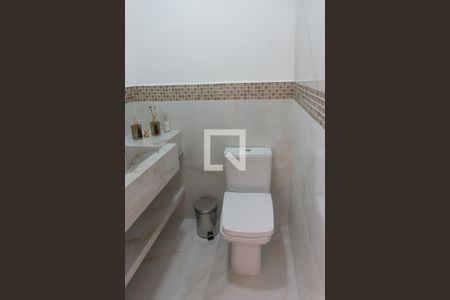 Casa à venda com 206m², 3 quartos e 2 vagasBanheiro - Lavanderia