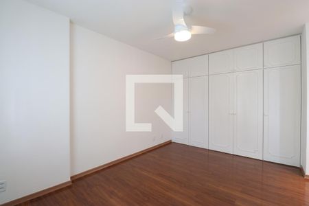 Apartamento para alugar com 121m², 3 quartos e 1 vagaSuíte