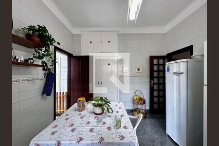 Casa para alugar com 300m², 3 quartos e 2 vagas Casa para alugar com 300m², 3 quartos e 2 vagasCozinha