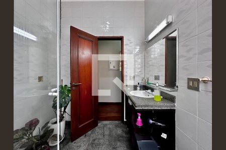 Casa para alugar com 300m², 3 quartos e 2 vagas Casa para alugar com 300m², 3 quartos e 2 vagasBanheiro Social