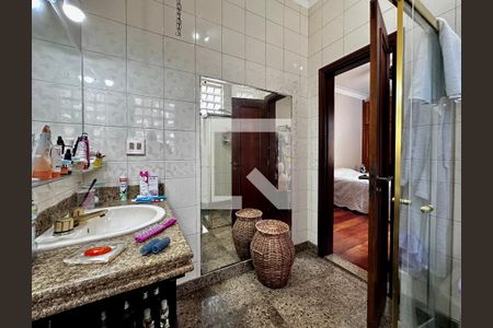 Casa para alugar com 300m², 3 quartos e 2 vagas Casa para alugar com 300m², 3 quartos e 2 vagasBanheiro Suíte