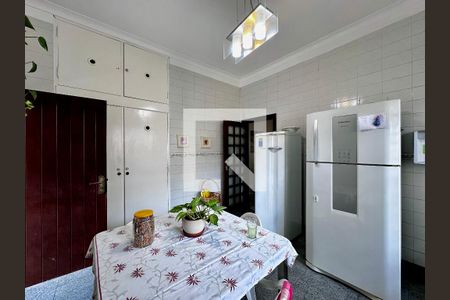 Casa para alugar com 300m², 3 quartos e 2 vagas Casa para alugar com 300m², 3 quartos e 2 vagasCozinha