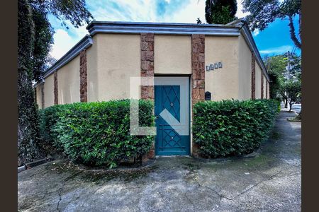 Casa para alugar com 300m², 3 quartos e 2 vagas Casa para alugar com 300m², 3 quartos e 2 vagasFachada