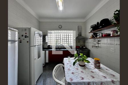 Casa para alugar com 300m², 3 quartos e 2 vagas Casa para alugar com 300m², 3 quartos e 2 vagasCozinha