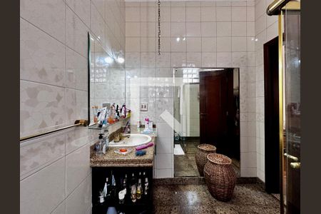 Casa para alugar com 300m², 3 quartos e 2 vagas Casa para alugar com 300m², 3 quartos e 2 vagasBanheiro Suíte