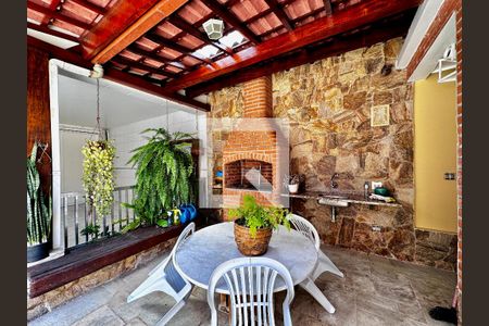 Casa para alugar com 300m², 3 quartos e 2 vagas Casa para alugar com 300m², 3 quartos e 2 vagasChurrasqueira