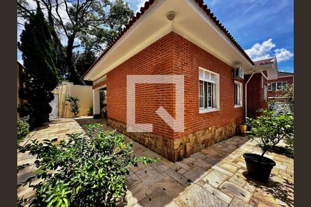 Casa para alugar com 300m², 3 quartos e 2 vagas Casa para alugar com 300m², 3 quartos e 2 vagasQuintal