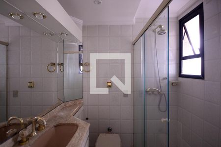 Apartamento à venda com 184m², 4 quartos e 3 vagasBanheiro do Quarto 4