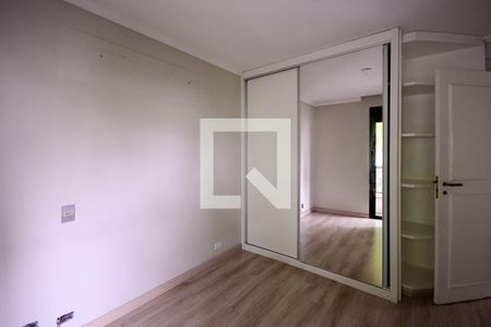 Apartamento à venda com 184m², 4 quartos e 3 vagasQuarto 2