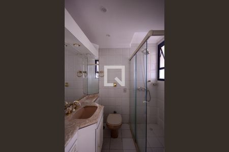 Apartamento à venda com 184m², 4 quartos e 3 vagasBanheiro do Quarto 4