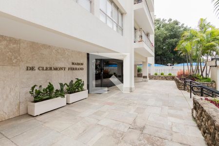 Apartamento para alugar com 215m², 4 quartos e 2 vagasEntrada