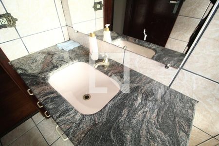 Casa para alugar com 300m², 3 quartos e 4 vagasBanheiro