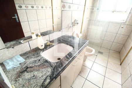 Casa para alugar com 300m², 3 quartos e 4 vagasBanheiro