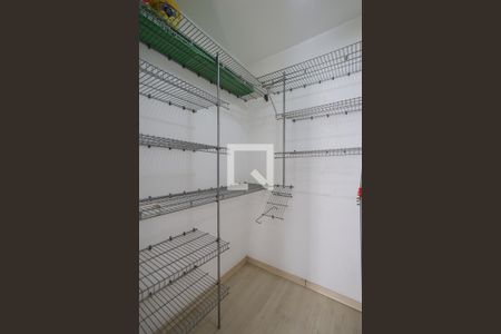 Apartamento para alugar com 81m², 2 quartos e 1 vaga Apartamento para alugar com 81m², 2 quartos e 1 vagaCloset do Quarto 1