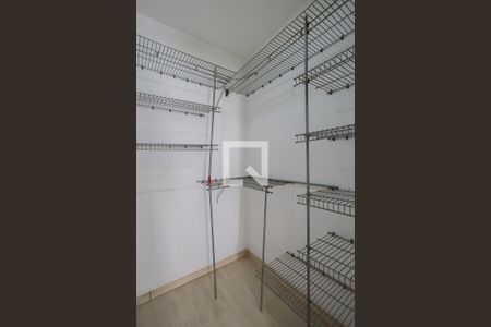 Apartamento para alugar com 81m², 2 quartos e 1 vaga Apartamento para alugar com 81m², 2 quartos e 1 vagaCloset do Quarto 1