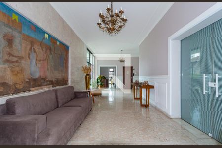 Apartamento para alugar com 156m², 3 quartos e 2 vagasHall social