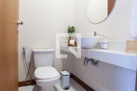 Casa de condomínio à venda com 350m², 3 quartos e 2 vagasLavabo