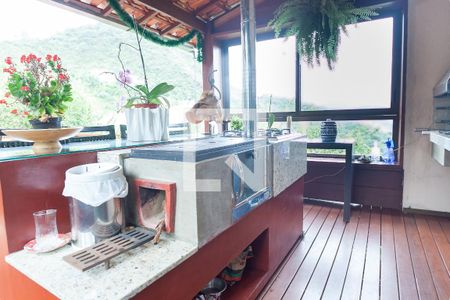 Casa de condomínio à venda com 350m², 3 quartos e 2 vagasChurrasqueira