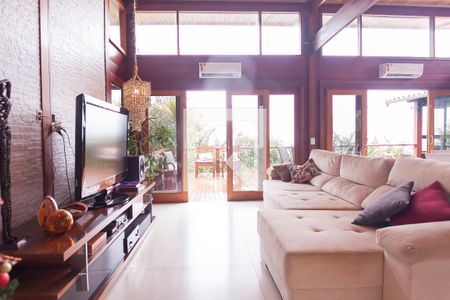 Casa de condomínio à venda com 350m², 3 quartos e 2 vagasSala de TV