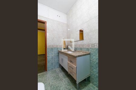 Casa à venda com 200m², 4 quartos e 4 vagasBanheiro 