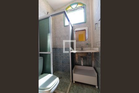 Casa à venda com 200m², 4 quartos e 4 vagasBanheiro da Suíte da Edícula