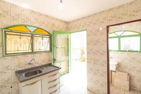 Casa à venda com 200m², 4 quartos e 4 vagasCozinha da Edícula