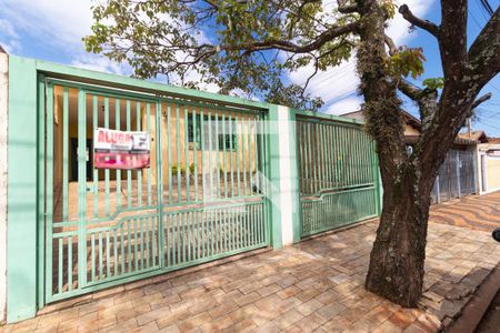 Casa à venda com 200m², 4 quartos e 4 vagasFachada