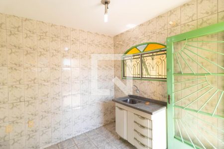 Casa à venda com 200m², 4 quartos e 4 vagasCozinha da Edícula