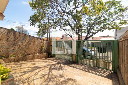 Casa à venda com 200m², 4 quartos e 4 vagasEstacionamento