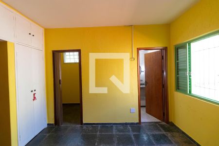 Casa à venda com 200m², 4 quartos e 4 vagasSuíte