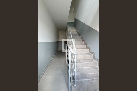 Apartamento para alugar com 65m², 2 quartos e 1 vagaEscada