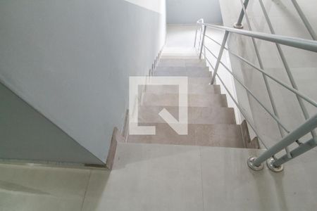 Studio para alugar com 65m², 2 quartos e 1 vaga Studio para alugar com 65m², 2 quartos e 1 vagaEscada