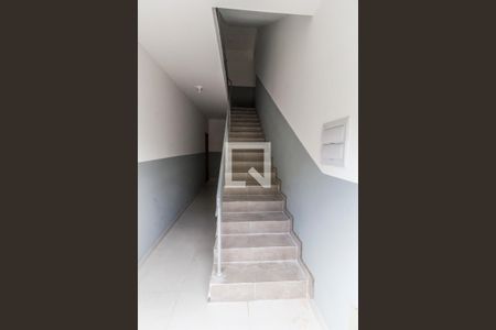 Studio para alugar com 65m², 2 quartos e 1 vaga Studio para alugar com 65m², 2 quartos e 1 vagaEscada