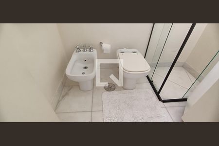 Apartamento à venda com 218m², 5 quartos e 4 vagasBanheiro da Suíte 2