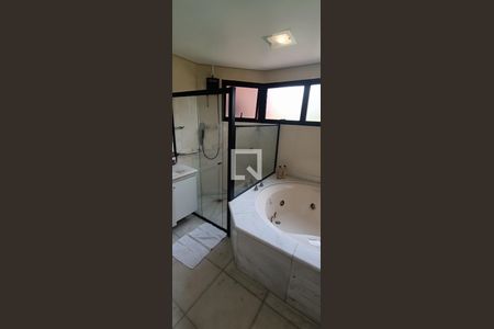 Apartamento à venda com 218m², 5 quartos e 4 vagasBanheiro da Suíte 3