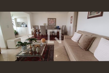 Apartamento à venda com 218m², 5 quartos e 4 vagasSala