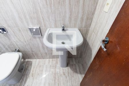 Casa para alugar com 65m², 2 quartos e 1 vaga Casa para alugar com 65m², 2 quartos e 1 vagaBanheiro