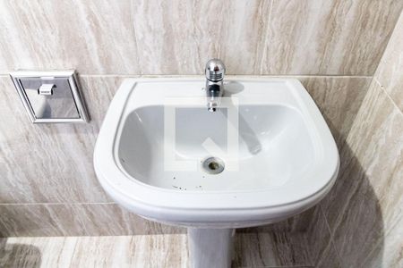 Casa para alugar com 65m², 2 quartos e 1 vaga Casa para alugar com 65m², 2 quartos e 1 vagaBanheiro