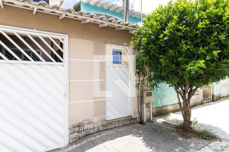 Casa para alugar com 65m², 2 quartos e 1 vaga Casa para alugar com 65m², 2 quartos e 1 vagaFachada