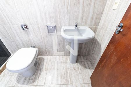 Casa para alugar com 65m², 2 quartos e 1 vaga Casa para alugar com 65m², 2 quartos e 1 vagaBanheiro