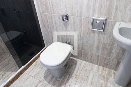 Casa para alugar com 65m², 2 quartos e 1 vaga Casa para alugar com 65m², 2 quartos e 1 vagaBanheiro
