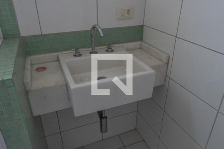 Casa à venda com 105m², 2 quartos e 2 vagasBanheiro do Quarto 1