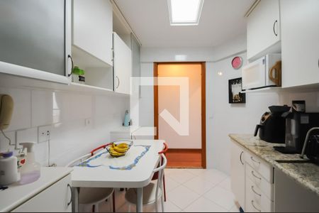 Apartamento à venda com 121m², 3 quartos e 3 vagasCozinha - Armários