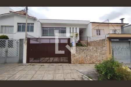Casa à venda com 216m², 3 quartos e 3 vagasFachada