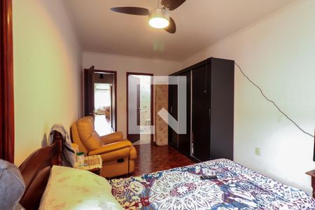 Casa à venda com 216m², 3 quartos e 3 vagasSuíte