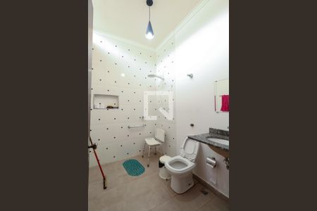 Casa à venda com 216m², 3 quartos e 3 vagasBanheiro da Suíte