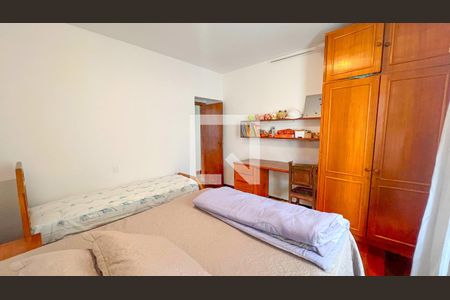 Apartamento à venda com 210m², 5 quartos e 3 vagasQuarto 2