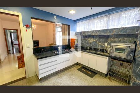 Apartamento à venda com 210m², 5 quartos e 3 vagasCozinha